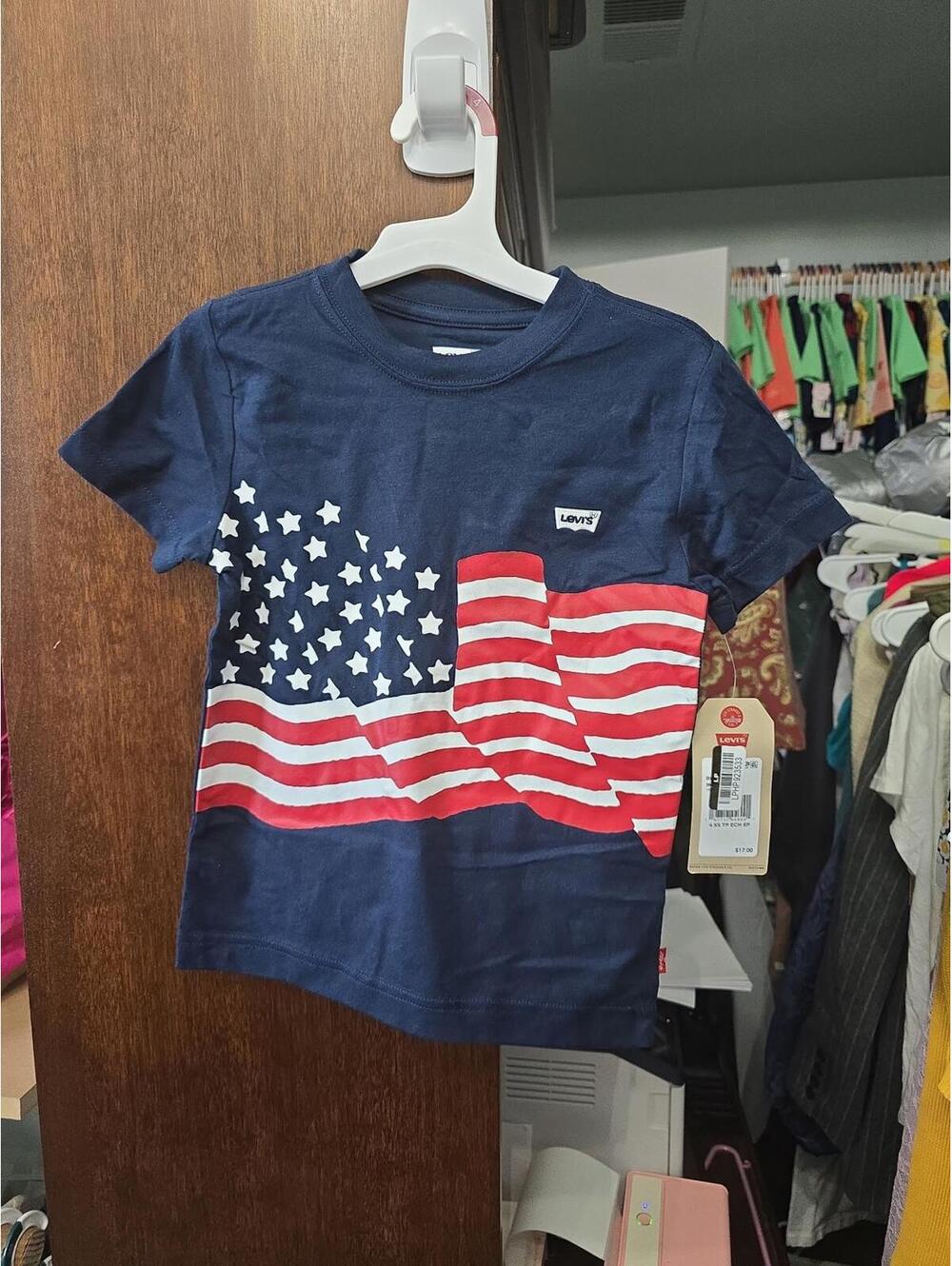 New Levi's size 4 flag shirt item 409